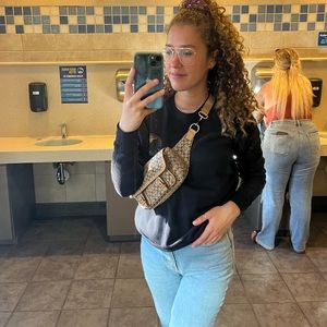 Meet your Posher, Jenay